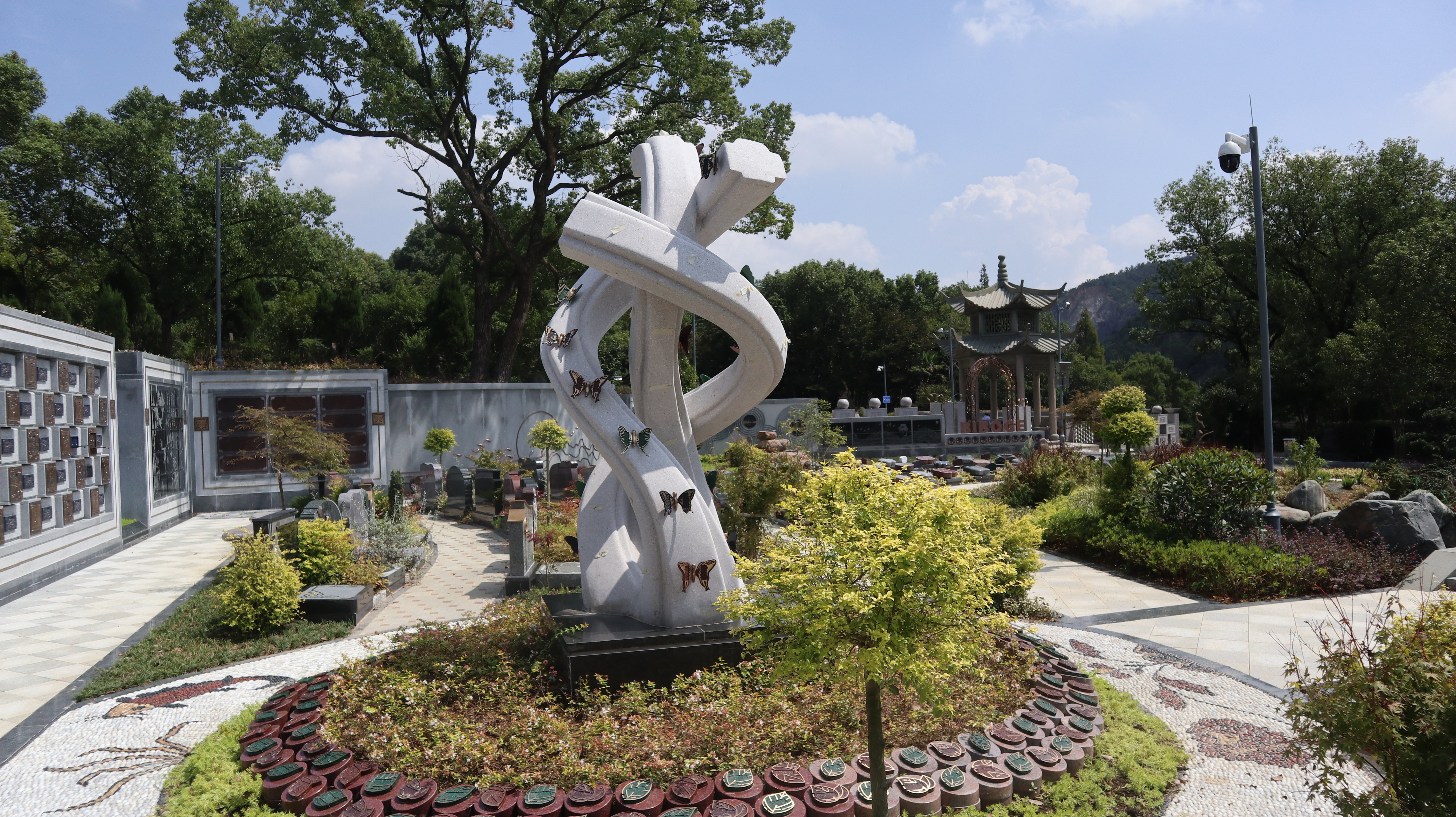 人生就是博以”微刷新”引领老旧墓园走向绿色生态未来