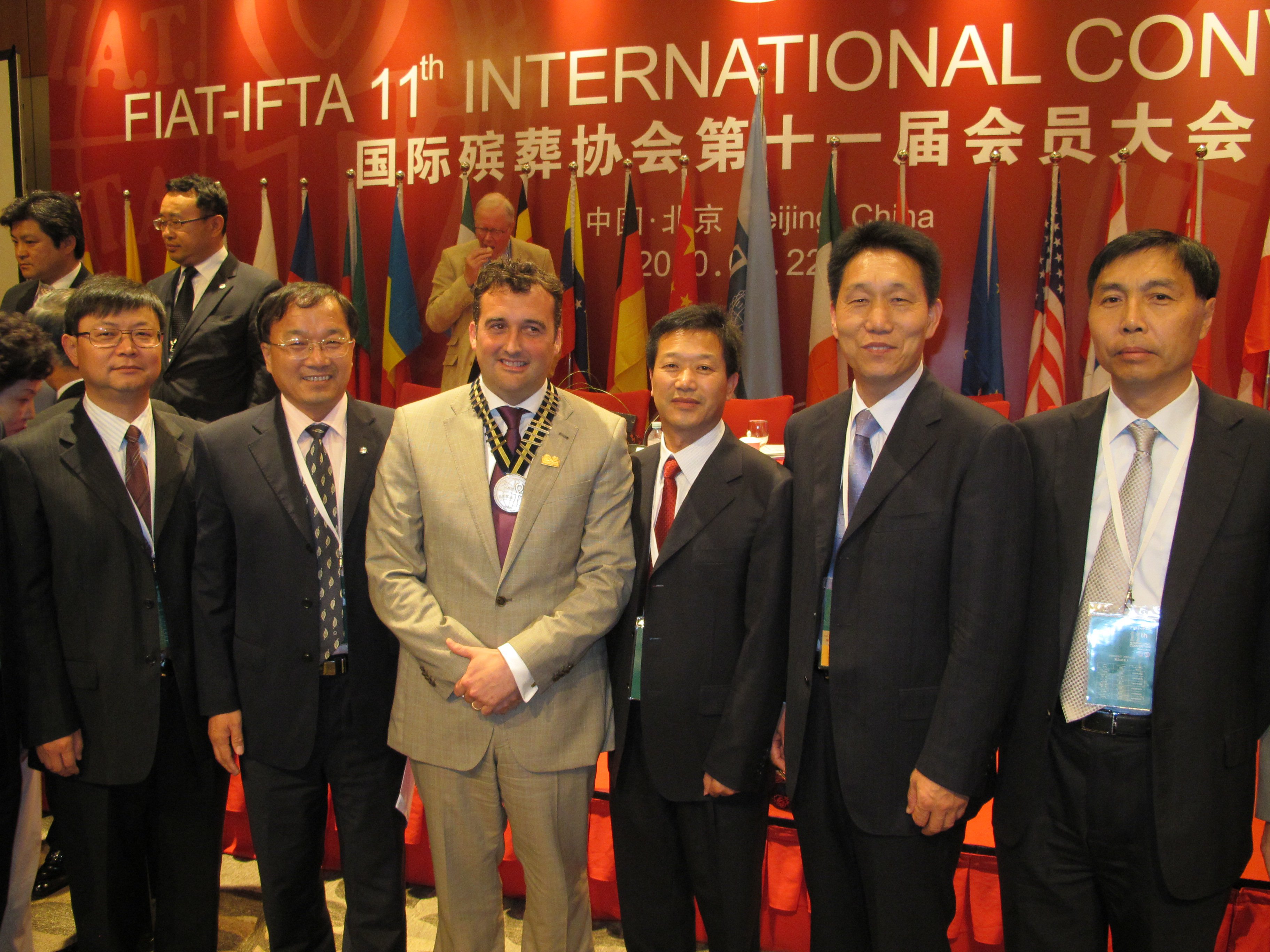 人生就是博集团：以古板为基，，，，，，立异为翼，，，，，，遨游国际殡葬舞台