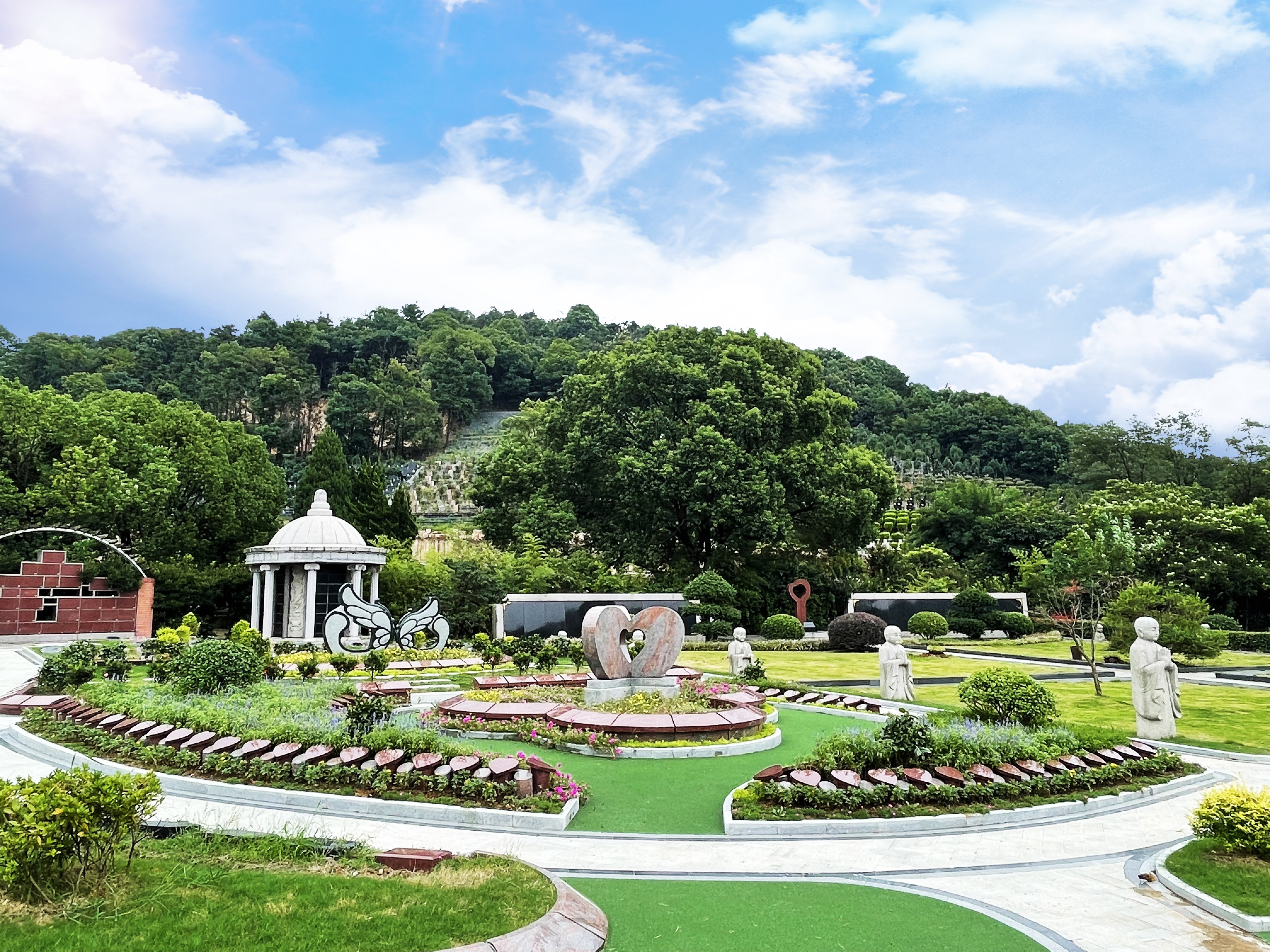 现代墓园与古板墓园有什么区别？？？？？