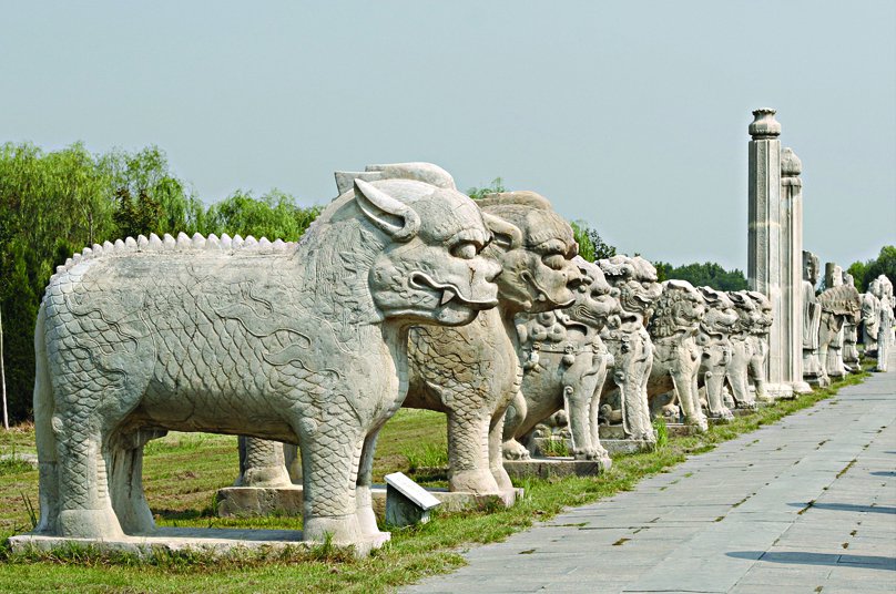 让石头“语言”，，，，，用斧凿叫醒甜睡的历史