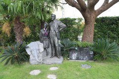 凝固的永恒：张骏祥纪念像中的艺术与影象