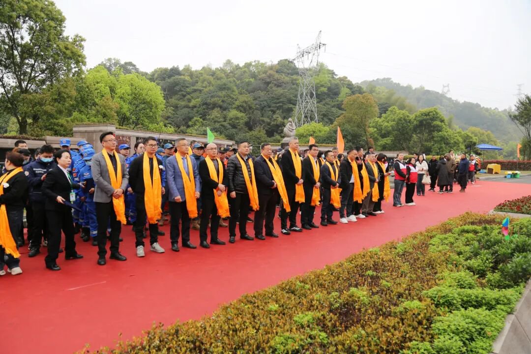 生命·曙光 | 玉龙陵园这场清明公祭，，，，，，把三份敬意写进青山！