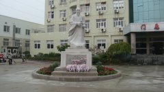 凝固的都会诗篇：当雕塑成为文化信使